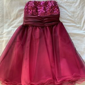 Maroon/Pink Short Formal Dress